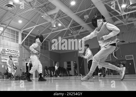 USA - 19.04.2024: Out of Nowhere Fencing, bietet Unterricht im Fechten für alle Niveaus unter dem wachsamen Auge von Trainer David C. Stockfoto