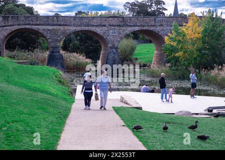 Die Richmond Bridge ist die älteste denkmalgeschützte, von Sträflingen erbaute Brücke an der B31 in Richmond, 25 Kilometer nördlich von Hobart in Tasmanien. Stockfoto