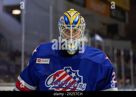 19. April 2024: Der Rochester-Amerikaner Devon Levi (27) läuft in der ersten Periode gegen die Cleveland Monsters. Die Rochester Americans veranstalteten die Cleveland Monsters in einem Spiel der American Hockey League in der Blue Cross Arena in Rochester, New York. (Jonathan Tenca/CSM) Stockfoto