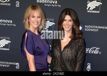 Monica Ivancan und ihre Schwester Miriam Mack bei der Verleihung vom Radio Regenbogen Award im Europapark am 19.04.2024 in Rust Stockfoto