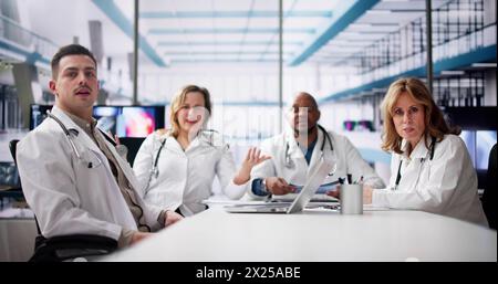 Online-Videokonferenz Webinar Wütend Menschen Streiten Und Rufen Stockfoto