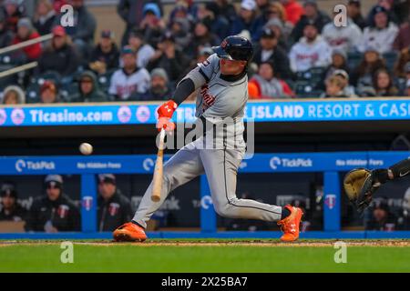 Minneapolis, Minnesota, USA. April 2024. Detroit Tigers verließen den Feldspieler KERRY CARPENTER (30) während eines MLB-Baseballspiels zwischen den Minnesota Twins und den Detroit Tigers im Target Field in Minneapolis. Detroit gewann mit 5:4. (Kreditbild: © Steven Garcia/ZUMA Press Wire) NUR REDAKTIONELLE VERWENDUNG! Nicht für kommerzielle ZWECKE! Stockfoto