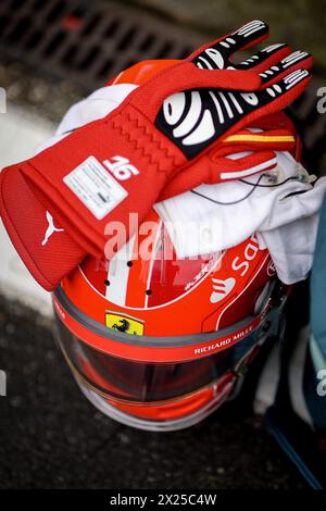 LECLERC Charles (mco), Scuderia Ferrari SF-24, Porträt während des Formel 1 Lenovo Chinese Grand Prix 2024, 5. Runde der Formel 1 Weltmeisterschaft 2024 vom 19. Bis 21. April 2024 auf dem Shanghai International Circuit in Shanghai, China Stockfoto