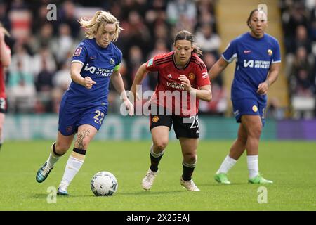 Manchester United Women gegen Chelsea Women – Halbfinale des FA Cup der Frauen LEIGH, ENGLAND – 14. DEZEMBER: Erin Cuthbert aus Chelsea beim Spiel der vierten Runde des FA Cup der Frauen zwischen Manchester United und Chelsea im Leigh Sports Village am 14. April 2024 in Leigh, England. Stockfoto