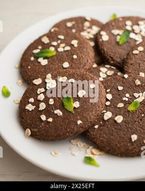 Hausgemachte Haferflocken und Schokoladenkekse nach italienischem Rezept. Stockfoto