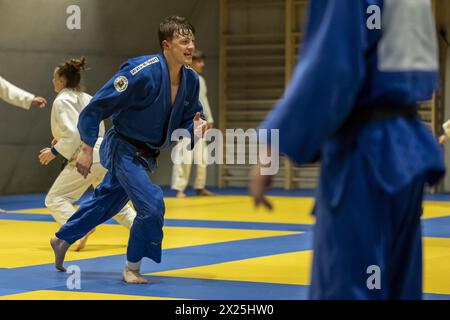 Antwerpen, Belgien. April 2024. Der Belgier Jarne Duyck wurde während eines Trainings in einem Trainingslager von Judo Belgien vor der Judo-Europameisterschaft in Zagreb (25.-28.04.) im Stedelijk Lyceum Topsport in Wilrijk, Antwerpen, am Samstag, den 20. April 2024, fotografiert. BELGA FOTO DAVID PINTENS Credit: Belga News Agency/Alamy Live News Stockfoto