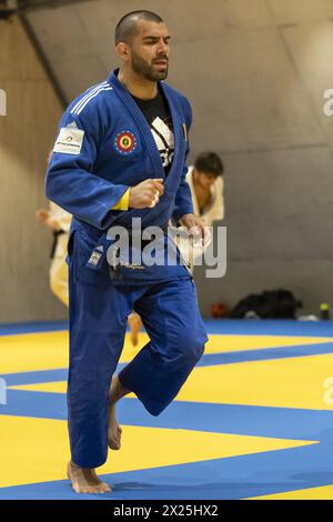 Antwerpen, Belgien. April 2024. Toma Nikiforov wurde während eines Trainings in einem Trainingslager von Judo Belgien vor der Judo-Europameisterschaft in Zagreb (25.-28.04.) im Stedelijk Lyceum Topsport, in Wilrijk, Antwerpen, am Samstag, den 20. April 2024, fotografiert. BELGA FOTO DAVID PINTENS Credit: Belga News Agency/Alamy Live News Stockfoto