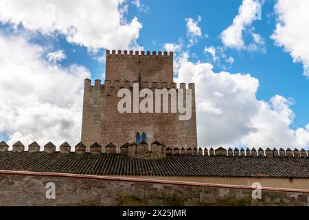 Altes Schloss in Ciudad Rodrigo. Ciudad Rodrigo ist eine kleine Stadt in der Provinz Salamanca im Westen Spaniens. Stockfoto