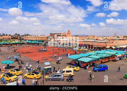 Marrakesch, Marokko - 24. März 2024: Platz Jemaa el-Fnaa. Stockfoto