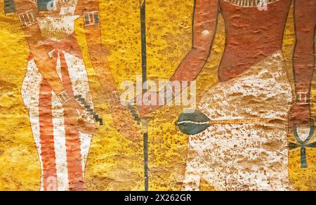 Ägypten, Luxor, Grab von Tutanchamun, Nordwand des Trauerzimmers: Die Nuss-Göttin begrüßt den König, indem sie das Nyny-Ritual durchführt. Stockfoto