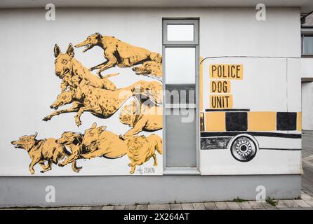 Diese attraktiven Mauern sind ein Polizeirevier mit einem Unterschied, Castletown, Isle of man. Stockfoto