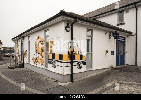 Diese attraktiven Mauern sind ein Polizeirevier mit einem Unterschied, Castletown, Isle of man. Stockfoto