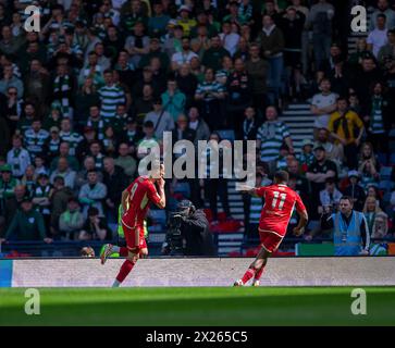 Glasgow, Schottland, Großbritannien. Glasgow, Großbritannien. 20. April 2024; Hampden Park, Glasgow, Schottland: Scottish Cup Football Halbfinale, Aberdeen gegen Celtic; Bojan Miovski aus Aberdeen feiert, nachdem er in der 2. Minute 1-0 Punkte erzielte. Credit: Action Plus Sports Images/Alamy Live News Credit: Action Plus Sports Images/Alamy Live News Stockfoto