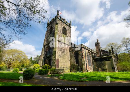 Kirche St James neben dem Botanischen Garten Fletcher Moss in Didsbury in South Manchester. Stockfoto