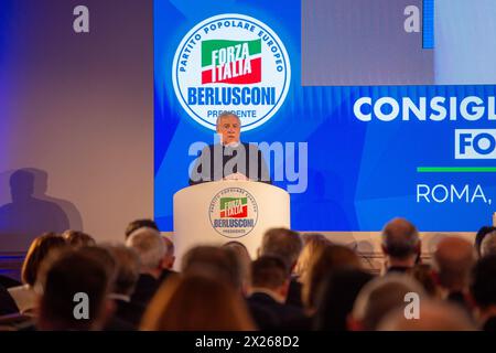 Roma, Italien. April 2024. Consiglio Nazionale Forza Italia al Hotel Parco dei Principi Roma. Nella foto il Segretario Antonio Tajani durante il suo intervento e l'annuncio della sua candidatura alle elezioni Europee - Roma, Italia - Sabato 20 April 2024 (Foto Valentina Stefanelli/LaPresse) Forza Italia National Council im Hotel Parco dei Principi Rome. Auf dem Foto, Sekretär Antonio Tajani während seiner Rede und der Ankündigung seiner Kandidatur bei den Europawahlen - Rom, Italien - Samstag, 20. April 2024 (Foto Valentina Stefanelli/LaPresse) Credit: LaPresse/Alamy Live News Stockfoto