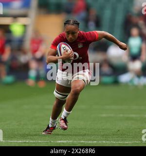 Twickenham, Großbritannien. April 2024. Sadia Kabeya von England Women wärmt sich beim Womens' Six Nations Spiel zwischen England Women und Irland Women am 20. April 2024 im Twickenham Stadium auf. Foto von Ken Sparks. Nur redaktionelle Verwendung, Lizenz für kommerzielle Nutzung erforderlich. Keine Verwendung bei Wetten, Spielen oder Publikationen eines einzelnen Clubs/einer Liga/eines Spielers. Quelle: UK Sports Pics Ltd/Alamy Live News Stockfoto