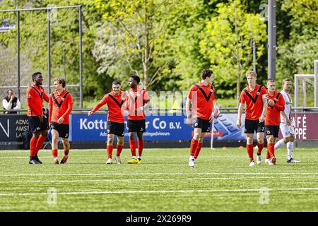 Amsterdam, Niederlande. April 2024. AMSTERDAM - 20.04.2024, Sportpark ging genoeg. Betnation Divisie. Niederländische Tweede divisie, Saison 2023-2024. Während des Spiels AFC - Katwijk. AFC feiert, nachdem er 2-0 eigene Tore erzielt hat. Credit: Pro Shots/Alamy Live News Stockfoto