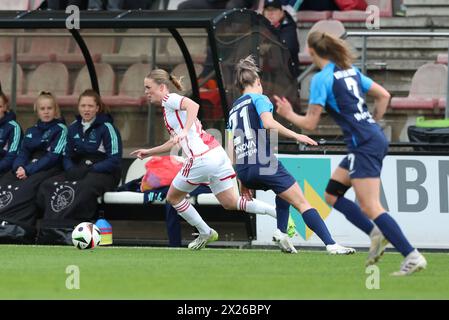 Amsterdam, Niederlande. April 2024. AMSTERDAM, NIEDERLANDE - 20. APRIL: Milicia Keijzer von AFC Ajax während des niederländischen Azerion Women's Eredivisie Matches zwischen Ajax und AZ Alkmaar im Sportpark de Toekomst am 20. April 2024 in Amsterdam. (Foto von Gerard Spaans/Orange Pictures) Credit: Orange Pics BV/Alamy Live News Stockfoto