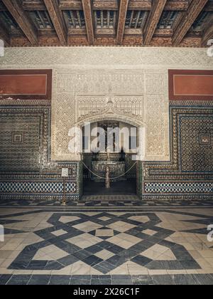 Sevilla, Innenhof genannt Patio Principal von La Casa de Pilatos. Das Gebäude ist ein kostbarer Palast im Mudéjar-spanischen Stil. Spanien Stockfoto