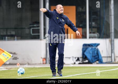 Ascoli Piceno, Italien. April 2024. Pierpaolo Bisoli (Modena) während des Spiels Ascoli Calcio vs Modena FC, italienischer Fußball Serie B in Ascoli Piceno, Italien, 20. April 2024 Credit: Independent Photo Agency/Alamy Live News Stockfoto