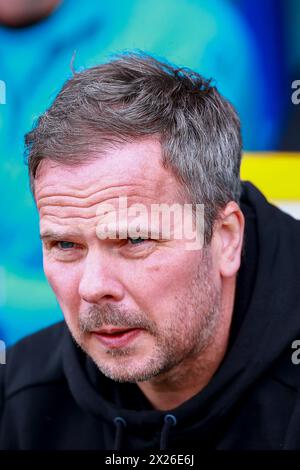 Mansfield, Großbritannien. April 2024. Gillingham-Manager Stephen Clemence beim SKY Bet EFL League 2 Spiel von Mansfield Town FC gegen Gillingham Town FC im One Call Stadium, Mansfield, England, Großbritannien am 20. April 2024 Credit: Every Second Media/Alamy Live News Stockfoto