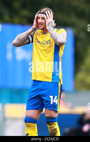 Mansfield, Großbritannien. April 2024. Aden Flint aus Mansfield Town beim SKY Bet EFL League 2 Spiel des Mansfield Town FC gegen Gillingham Town FC im One Call Stadium, Mansfield, England, Großbritannien am 20. April 2024 Credit: Every Second Media/Alamy Live News Stockfoto