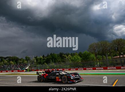 ©PHOTOPQR/OUEST FRANCE/Franck Dubray ; Imola ; 20/04/2024 ; Sport Automobile WEC championnat du Monde d' Endurance sur le Circuit d' Imola en Italie. TOYOTA GAZOO RACING n° 8 pilotée par Sébastien Buemi , Brendon Hartley , Ryo Hirakawa (Foto Franck Dubray) - Langstreckenrennen - WEC - 6 Stunden des Imola Qualifiyng Race 20. APRIL 2024 Stockfoto