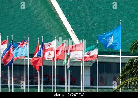 Viele Flaggen vor dem Konferenzzentrum der Vereinten Nationen in Bangkok, Thailand Stockfoto