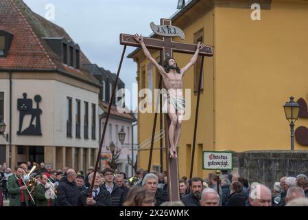 Historischer Karfreitagszug für 350 Jahre mit lebensgroßen Holzschnitzereien aus dem 18. Jahrhundert, Neunkirchen am Brand, Mittelfranken Stockfoto