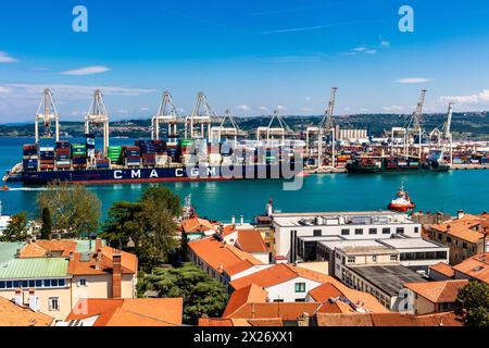 Blick auf den Hafen, Hafenstadt Koper an der Adriaküste, Slowenien, Koper, Slowenien Stockfoto