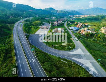 Luftaufnahmen von Autobahnkreuzen Stockfoto