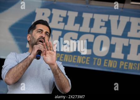 Glasgow, Schottland, 20. April 2024. Believe in Scotland Pro-Independence-Kundgebung mit dem Ersten Minister Humza Yousaf von der Scottish National Party am 20. April 2024 in Glasgow, Schottland. Quelle: Jeremy Sutton-Hibbert/ Alamy Live News. Stockfoto