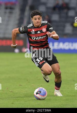 Parramatta, Australien. April 2024. Marcus Younis vom Western Sydney Wanderers FC wird während des Spiels der Isuzu UTE A-League 2023-24 in der Runde 25 zwischen Western Sydney Wanderers FC und Melbourne City FC im CommBank Stadium in Aktion gesehen. Endergebnis: Melbourne City FC 2:1 Western Sydney Wanderers FC. Quelle: SOPA Images Limited/Alamy Live News Stockfoto