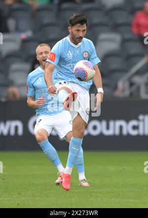 Parramatta, Australien. April 2024. Tolgay Ali Arslan (vorne) und James Alexander Jeggo (hinten) vom Melbourne City FC, die während des Spiels der Isuzu UTE A-League 2023-24 in der 25. Runde zwischen Western Sydney Wanderers FC und Melbourne City FC im CommBank Stadium in Aktion waren. Endergebnis: Melbourne City FC 2:1 Western Sydney Wanderers FC. Quelle: SOPA Images Limited/Alamy Live News Stockfoto