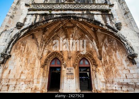 Blick auf das Kloster Jerónimos, Pfarrei Belém in Lissabon. Das Kloster Jerónimos ist eines der schönsten Beispiele des spätgotischen Manuelinischen Stils von AR Stockfoto