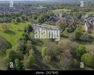 Aus der Vogelperspektive des New Building and The Grove, Magdalen College, University of Oxford, Oxford, Großbritannien. Stockfoto