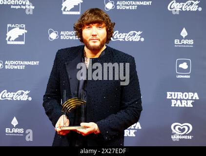 Rost, Deutschland. April 2024. Rust, Deutschland - 19. April 2024: Der 24. Radio Regenbogen Award im Europa-Park mit James Arthur, Gewinner Artist International 2023 Credit: dpa/Alamy Live News Stockfoto