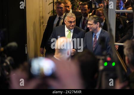 © Nicolas Landemard/Le Pictorium/MAXPPP - Bruxelles 19/04/2024 Nicolas Landemard/Le Pictorium - 19/04/2024 - Belgique/Bruxelles/Bruxelles - Arrivee et allocution de Viktor Orban. Les 16 et 17 avril 2024 la fondation Edmund Burke organisiert dans la capitale belge la National Conservatismus Conference. UN Symposium don t le Panel d'Invitals etait variates et don t les positionnement Intellektuelle, sociaux ou politiques sont tres marques dans la ligne de la droite Conservatrice voire de l'extreme-droite. La presse locale parlait d'un rassemblement des grandes figures de l'extreme-droite europ Stockfoto