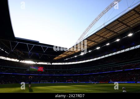 Wembley Stadium, London, Großbritannien. April 2024. FA Cup Halbfinale Fußball, Manchester City gegen Chelsea; Marc Cucurella von Chelsea Credit: Action Plus Sports/Alamy Live News Stockfoto