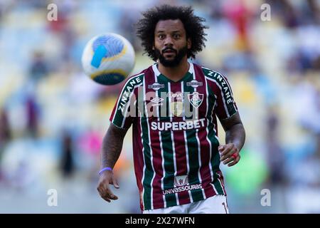 20. April 2024, Rio de Janeiro, Rio de Janeiro, Brasilien: RIO DE JANEIRO, BRASILIEN – 20. APRIL: MARCELO von Fluminense sieht den Ball während des Spiels zwischen Fluminense und Vasco da Gama als Teil des Brasileirao 2024 im Maracana-Stadion am 20. April 2024 in Rio de Janeiro, Brasilien. (Kreditbild: © Ruano Carneiro/ZUMA Press Wire) NUR REDAKTIONELLE VERWENDUNG! Nicht für kommerzielle ZWECKE! Stockfoto