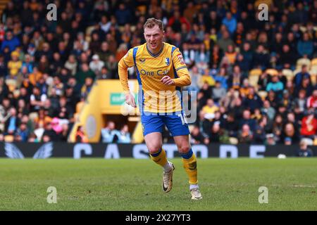 Mansfield, Großbritannien. April 2024. George Maris aus Mansfield Town beim SKY Bet EFL League 2 Spiel des Mansfield Town FC gegen Gillingham Town FC im One Call Stadium, Mansfield, England, Großbritannien am 20. April 2024 Credit: Every Second Media/Alamy Live News Stockfoto