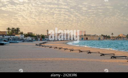 wakrah, katar, 2022. dezember 2023: Al Wakrah Old Souq Family Beach Stockfoto