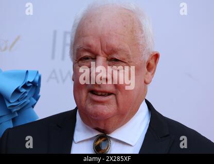 Dublin, Irland. April 2024. Regisseur Jim Sheridan kommt auf dem roten Teppich bei den Irish Film and Television Awards (IFTA) im Dublin Royal Convention Centre. Quelle: Doreen Kennedy/Alamy Live News. Stockfoto