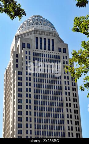 Der West Market Wolkenkratzer von 400 in der Innenstadt von Louisville, Kentucky, wurde auch Capital Holding Building und Aegon Center genannt. Stockfoto