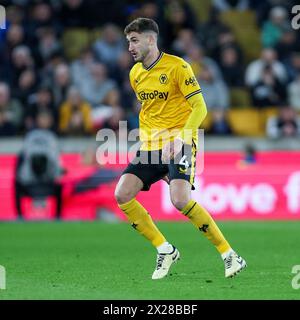 Wolverhampton, Großbritannien. April 2024. Santiago Bueno of Wolves während des Premier League-Spiels zwischen Wolverhampton Wanderers und Arsenal am 20. April 2024 in Molineux, Wolverhampton, England. Foto von Stuart Leggett. Nur redaktionelle Verwendung, Lizenz für kommerzielle Nutzung erforderlich. Keine Verwendung bei Wetten, Spielen oder Publikationen eines einzelnen Clubs/einer Liga/eines Spielers. Quelle: UK Sports Pics Ltd/Alamy Live News Stockfoto