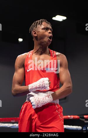 Pueblo, Colorado, USA. April 2024. Terry Washington aus den Vereinigten Staaten feiert seinen Sieg im 51-kg-Meisterschaftskampf der Männer. Quelle: Casey B. Gibson/Alamy Live News Stockfoto