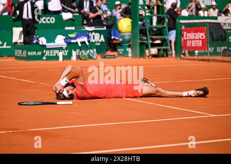 Paris, Frankreich. April 2024. Stefanos Tsitsipas beim Rolex Monte-Carlo Finale ATP Masters 1000 Tennis am 14. April 2024 im Monte Carlo Country Club in Roquebrune Cap Martin, Frankreich bei Monaco. Quelle: Victor Joly/Alamy Live News Stockfoto