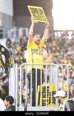 Columbus, Ohio, USA. April 2024. Die Fans der Columbus Crew bejubeln ihr Team gegen die Portland Timbers in ihrem Spiel in Columbus, Ohio. Brent Clark/Cal Sport Media/Alamy Live News Stockfoto