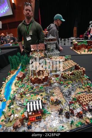 Richmond, Kanada. April 2024. Eine LEGO-Kreation ist auf der BrickCan LEGO-Ausstellung im River Rock Theatre in Richmond, British Columbia, Kanada, am 20. April 2024 zu sehen. Quelle: Liang Sen/Xinhua/Alamy Live News Stockfoto