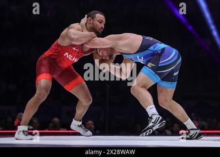 State College, Pennsylvania, USA. April 2024. AARON BROOKS (Nittany Lion WC/Titan Mercury WC) übernimmt die Kontrolle während des 86-kg-Finale der Olympischen Spiele im Bryce Jordan Center auf dem Campus der Penn State University. (Kreditbild: © Scott Rausenberger/ZUMA Press Wire) NUR REDAKTIONELLE VERWENDUNG! Nicht für kommerzielle ZWECKE! Stockfoto